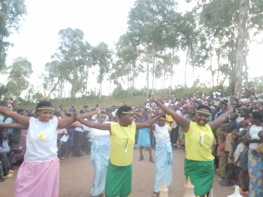ABAHUJE Youth Club Entertained in the competition of villages in Byimana community.